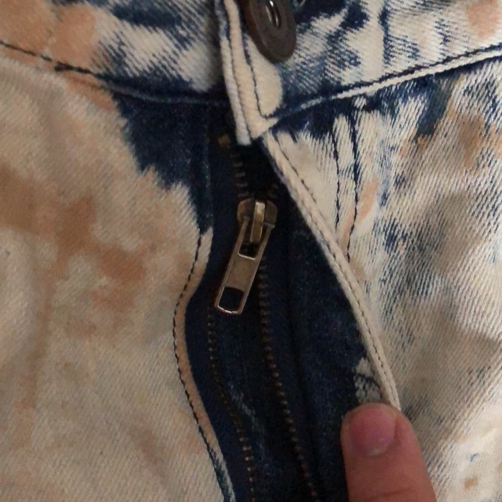 Jeans - Picture 2 of 4